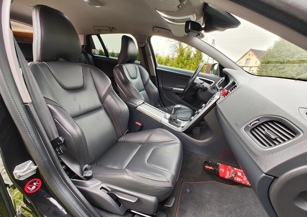 Volvo V60 cena 53500 przebieg: 202000, rok produkcji 2016 z Wolin małe 352